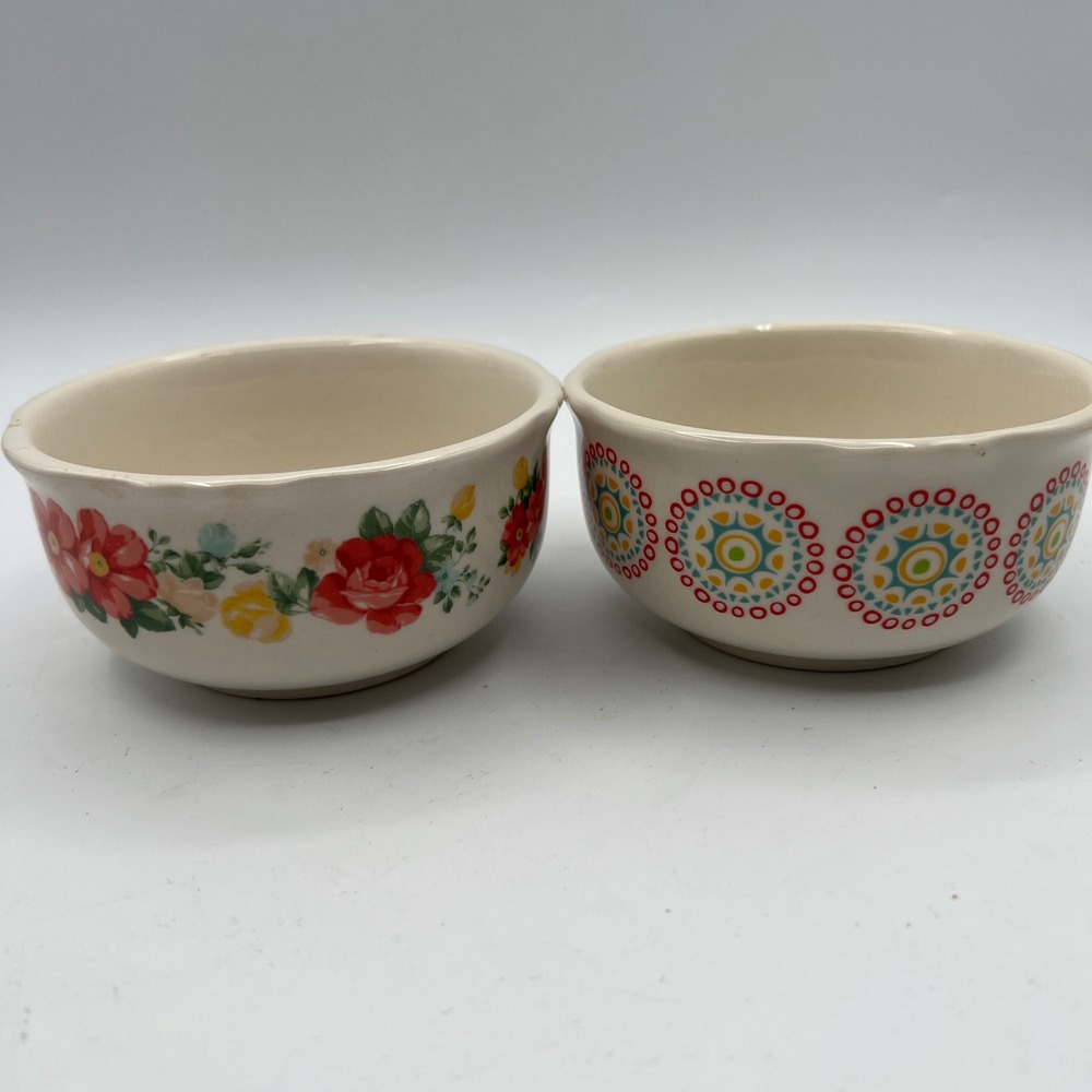 Vintage Set of 2 Pioneer Woman Flea Market 4.5" fruit bowls 2818DMT